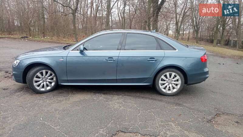 Седан Audi A4 2015 в Днепре