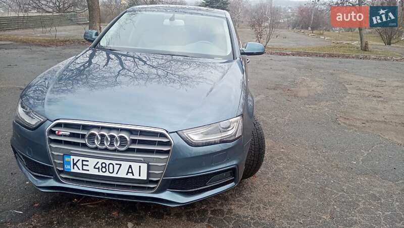 Седан Audi A4 2015 в Днепре