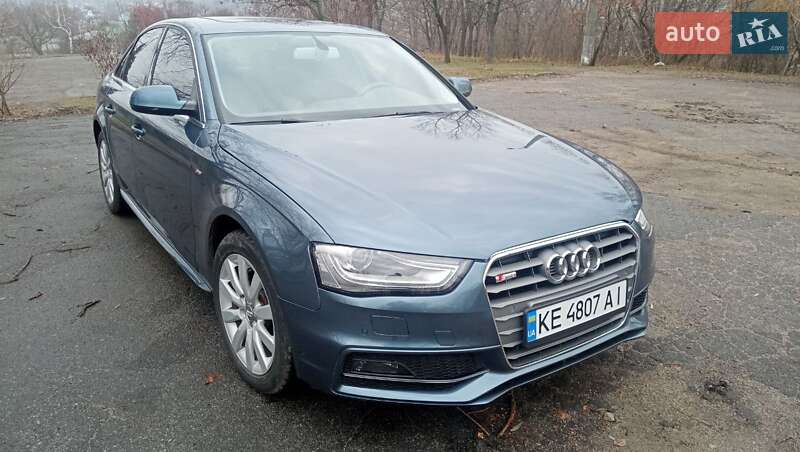 Седан Audi A4 2015 в Днепре
