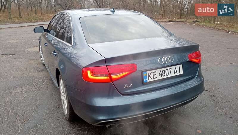 Седан Audi A4 2015 в Днепре