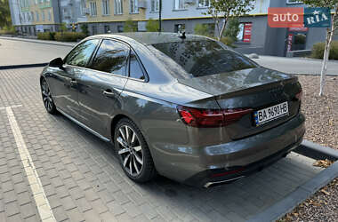 Седан Audi A4 2021 в 