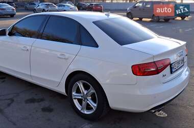 Седан Audi A4 2015 в 