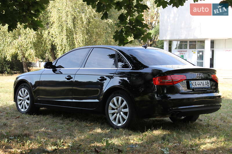 Седан Audi A4 2013 в Києві
