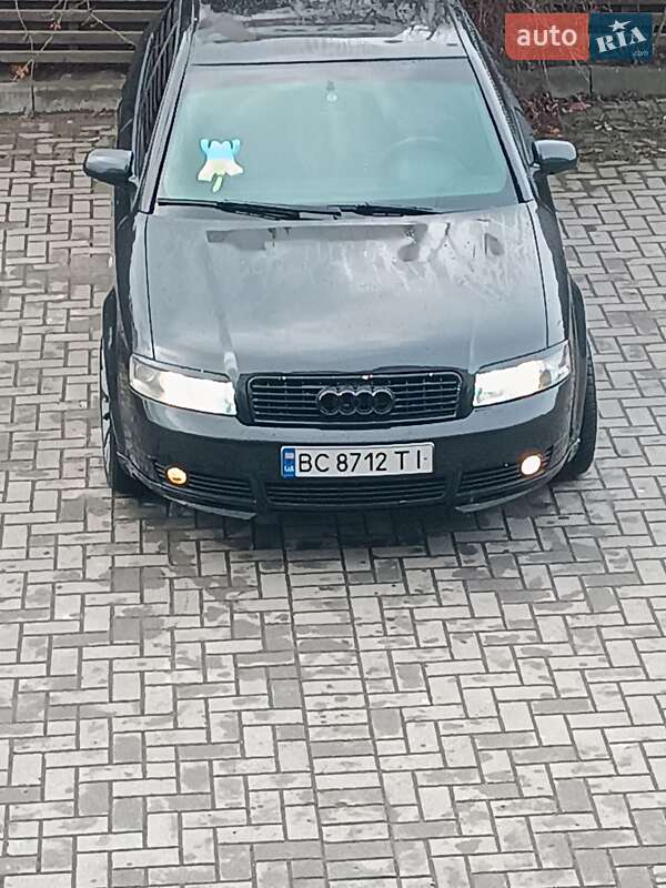 Седан Audi A4 2004 в Сокале