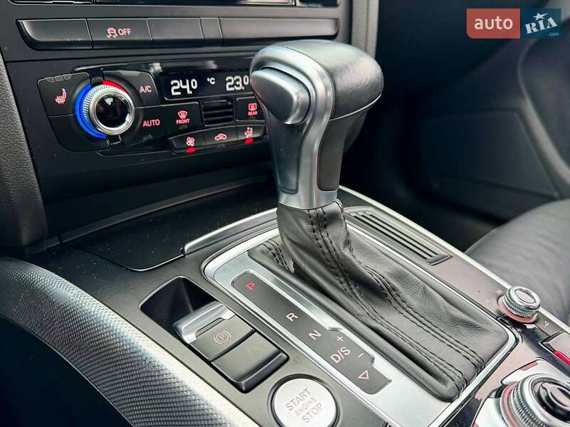 Седан Audi A4 2014 в Киеве