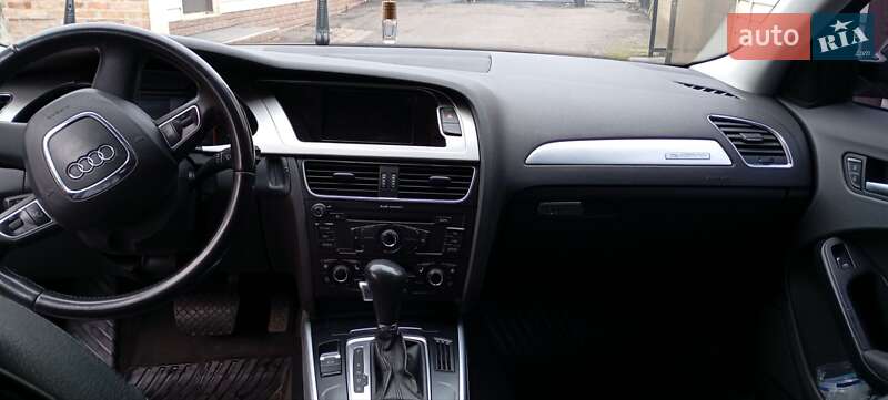 Седан Audi A4 2010 в Котельве