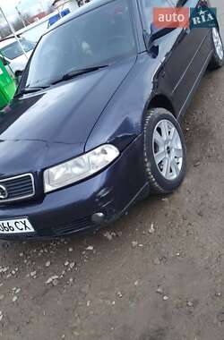 Универсал Audi A4 1999 в Долине