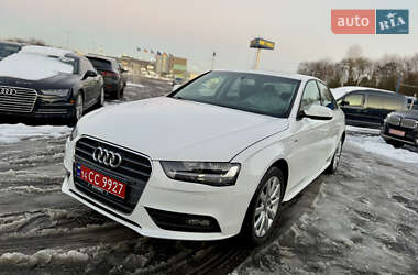 Седан Audi A4 2014 в Львове