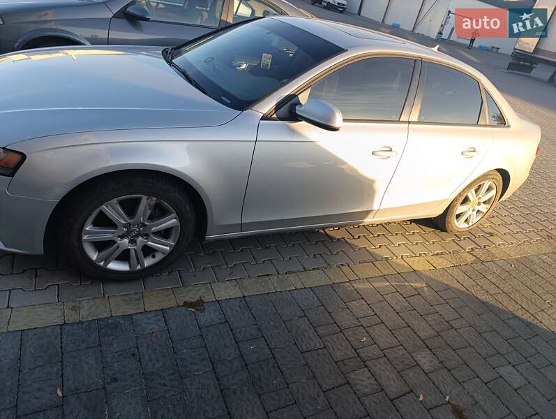 Седан Audi A4 2009 в Ровно