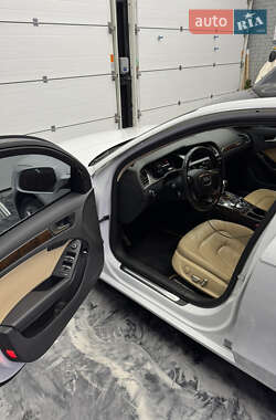 Седан Audi A4 2013 в Киеве