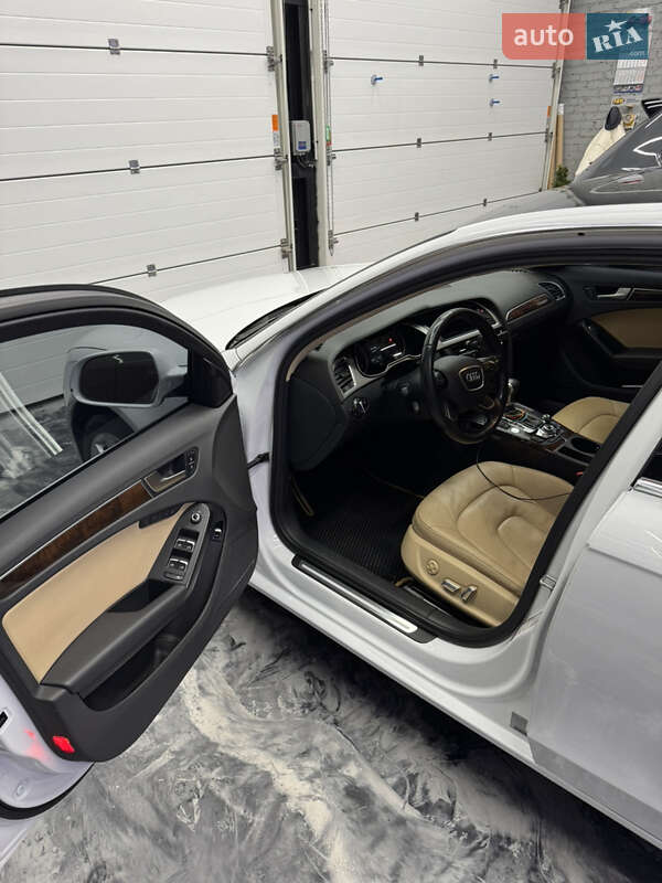 Седан Audi A4 2013 в Киеве