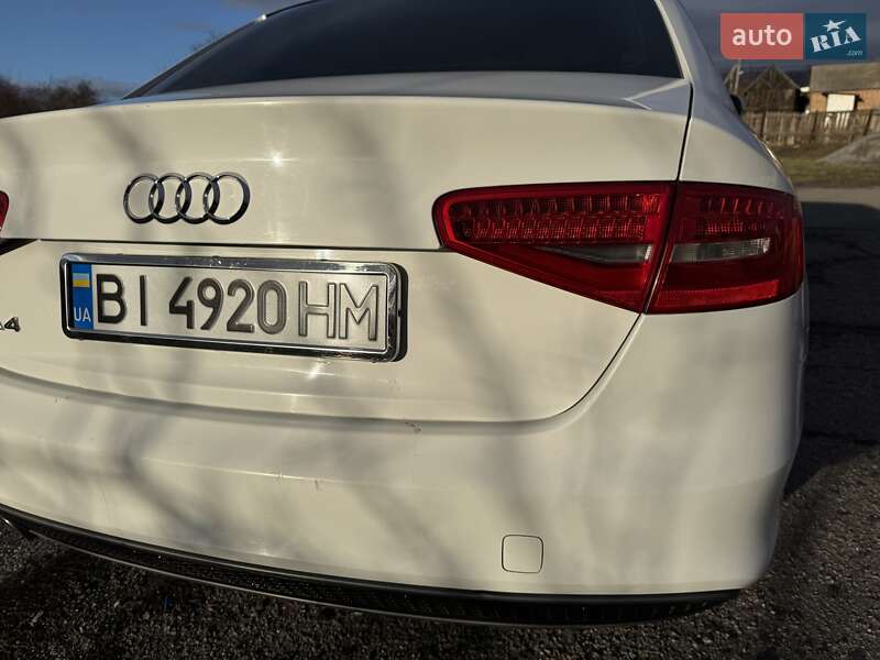 Седан Audi A4 2014 в Полтаве