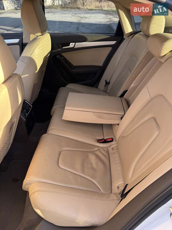 Седан Audi A4 2014 в Полтаве