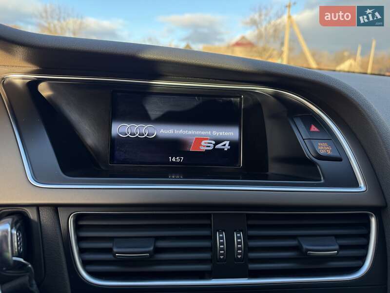 Седан Audi A4 2014 в Полтаве