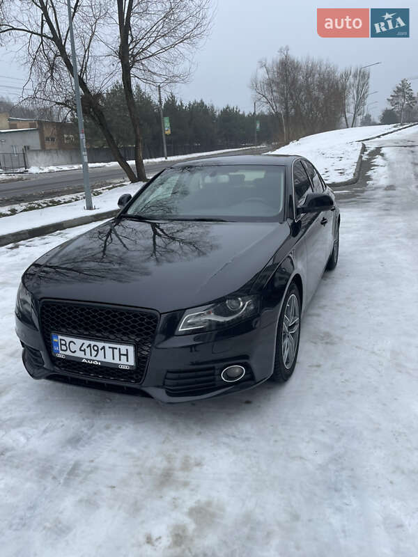 Седан Audi A4 2009 в Новояворовске