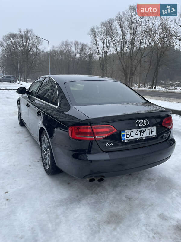 Седан Audi A4 2009 в Новояворовске