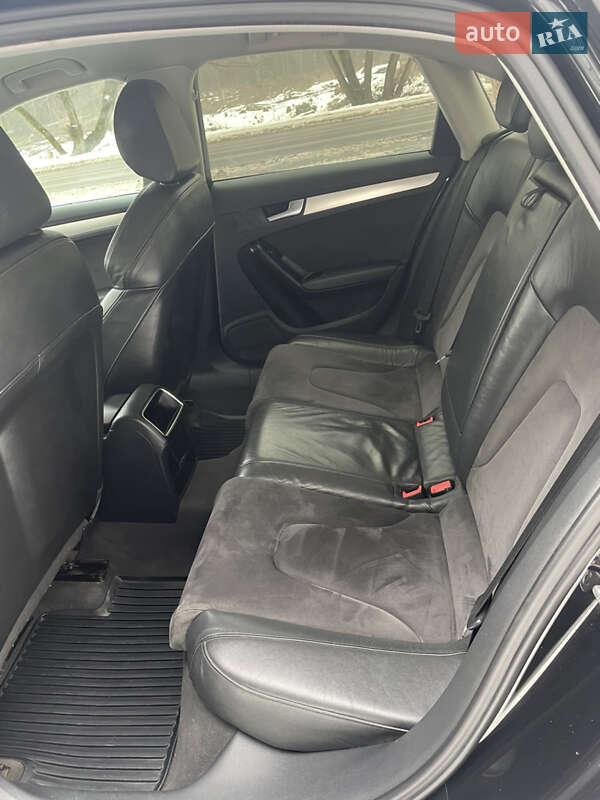 Седан Audi A4 2009 в Новояворовске