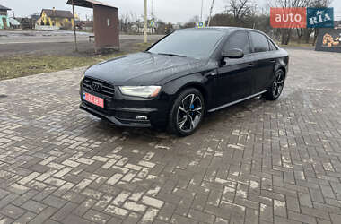 Седан Audi A4 2015 в Червонограде