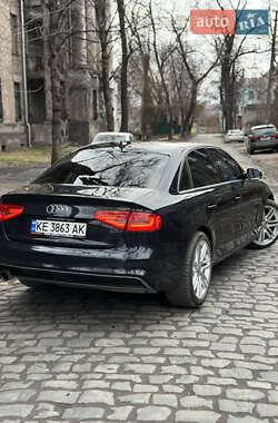 Седан Audi A4 2013 в Кам'янському