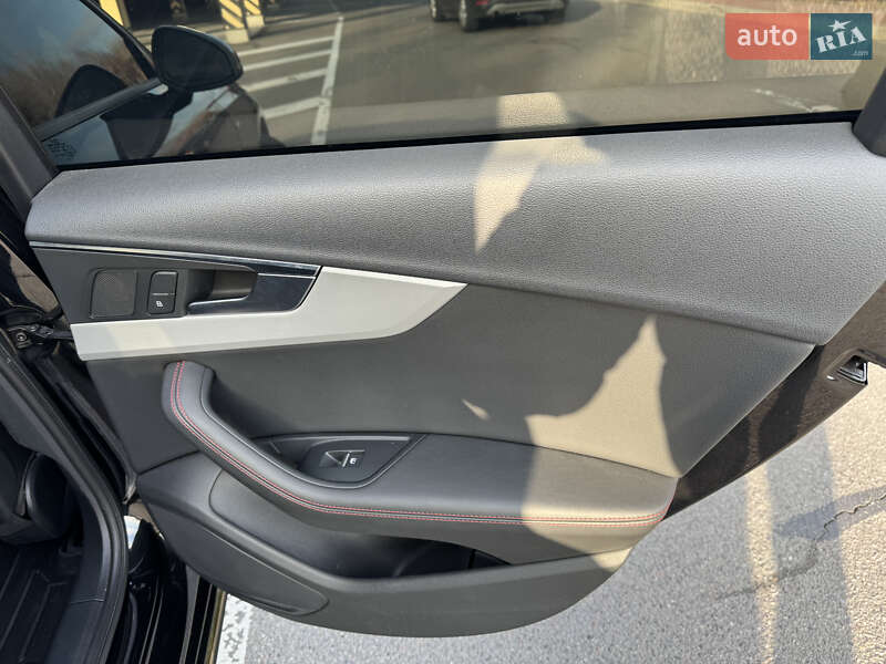 Седан Audi A4 2020 в Киеве