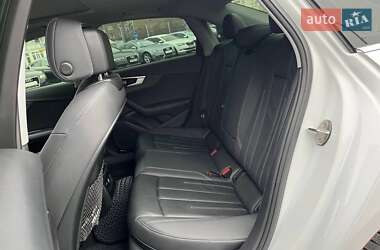Седан Audi A4 2021 в 
