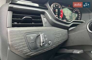 Седан Audi A4 2021 в 