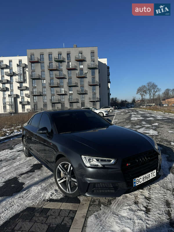 Седан Audi A4 2016 в Львове