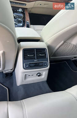 Седан Audi A4 2020 в 
