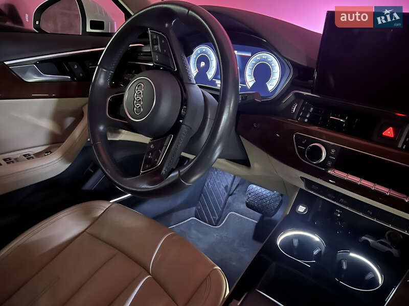 Седан Audi A4 2020 в Львове