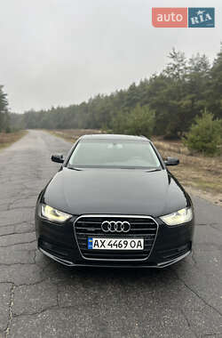 Седан Audi A4 2012 в Кременчуці