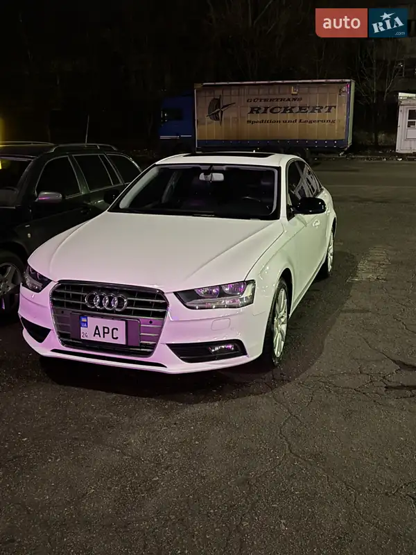 Седан Audi A4 2014 в 