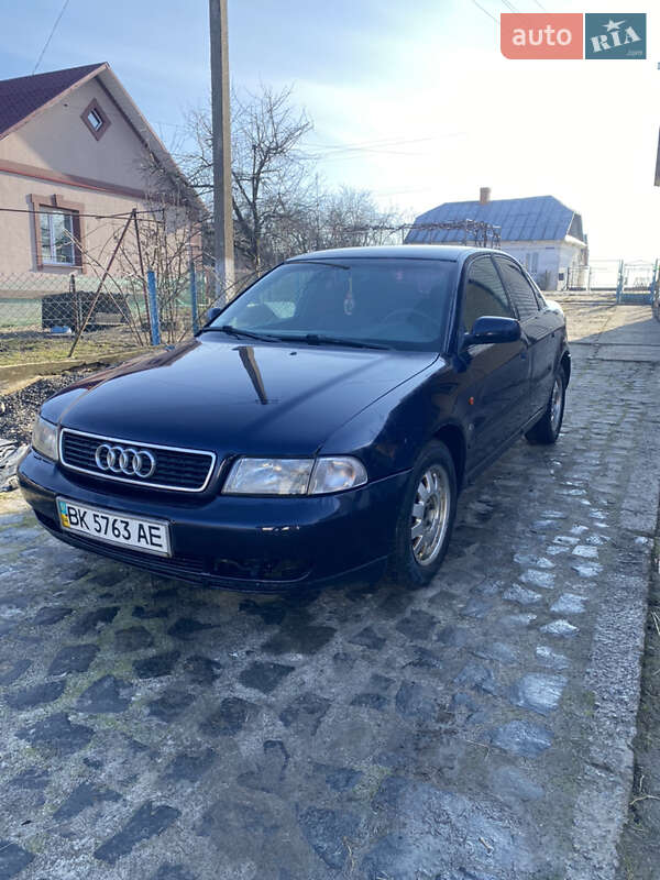 Седан Audi A4 1999 в Костополе