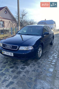 Седан Audi A4 1999 в 