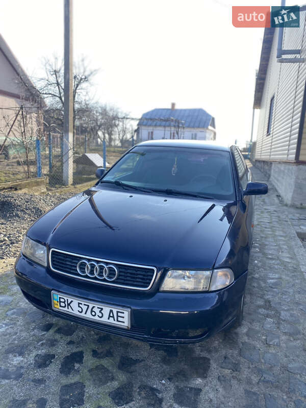 Седан Audi A4 1999 в Костополе
