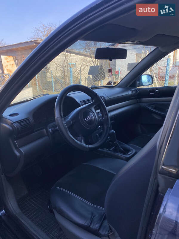 Седан Audi A4 1999 в Костополе