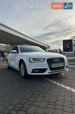 Седан Audi A4 2013 в Києві