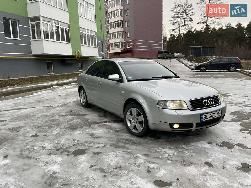 Седан Audi A4 2004 в Новояворівську