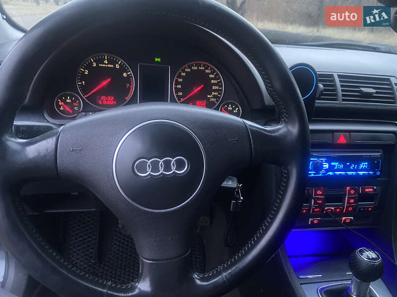 Седан Audi A4 2001 в Желтых Водах