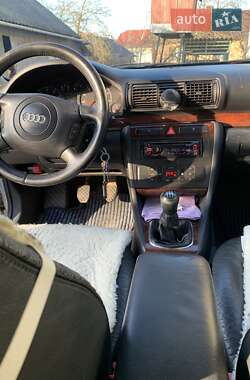 Седан Audi A4 2000 в 