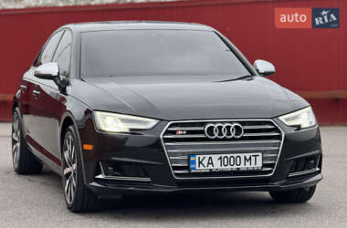 Седан Audi A4 2015 в Киеве