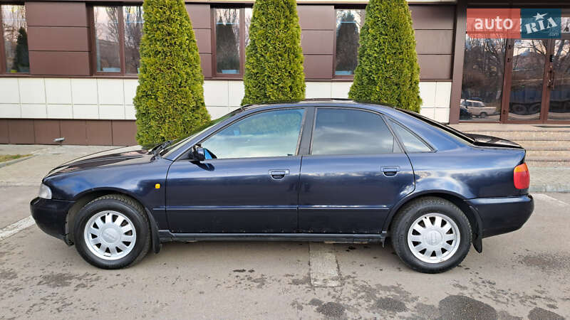 Седан Audi A4 1998 в Дніпрі