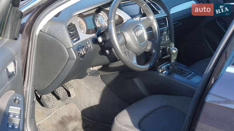 Седан Audi A4 2008 в Глыбокой