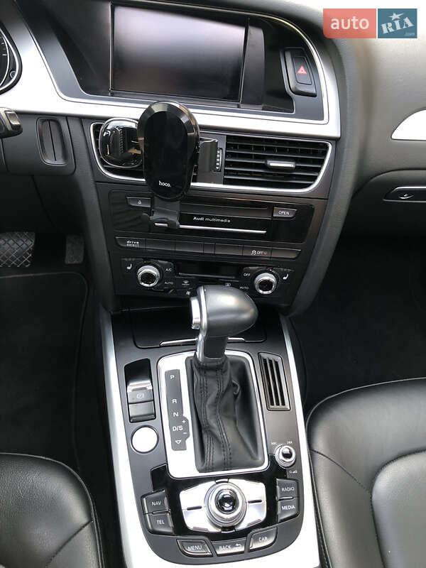 Седан Audi A4 2014 в Львове