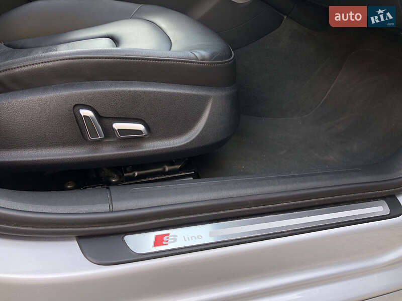 Седан Audi A4 2014 в Львове