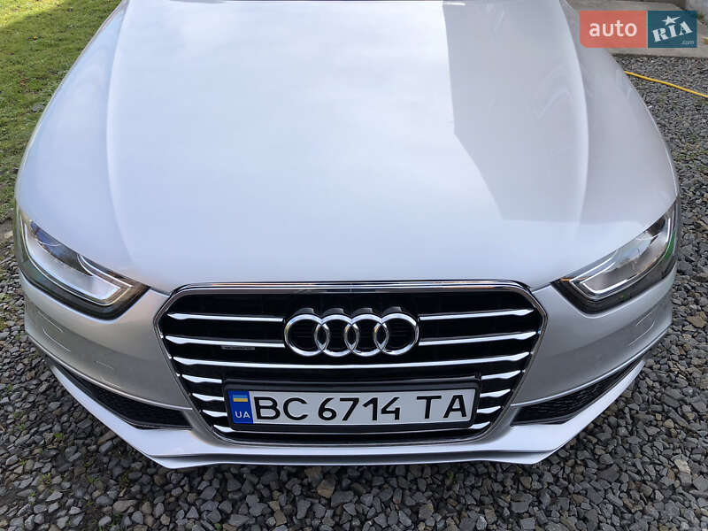 Седан Audi A4 2014 в Львове