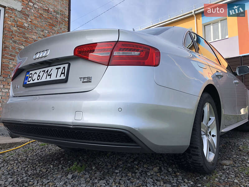 Седан Audi A4 2014 в Львове