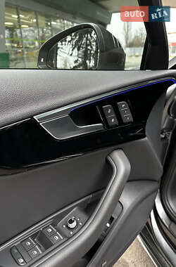 Седан Audi A4 2020 в 