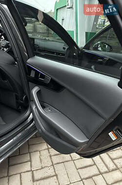 Седан Audi A4 2020 в 