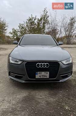 Седан Audi A4 2012 в Днепре