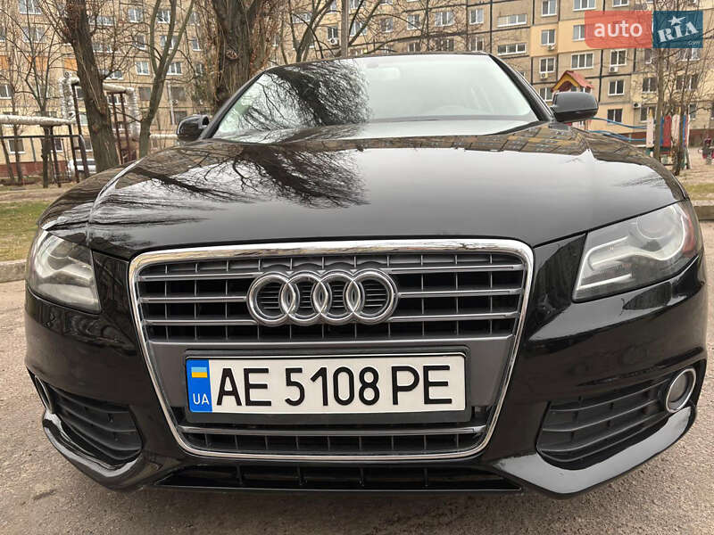 Седан Audi A4 2012 в Днепре
